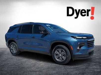Used 2025 Chevrolet Traverse LT