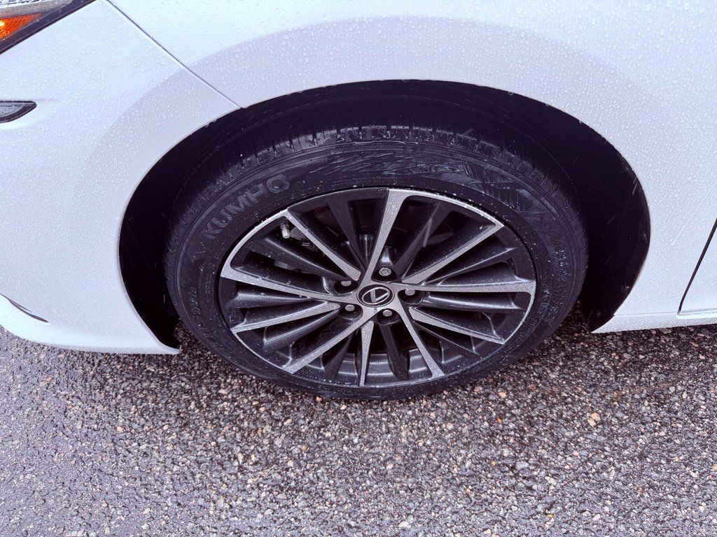 Certified 2024 Lexus ES 350 w/ Premium Package FWD image 15