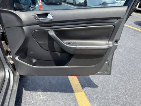 Used 2013 Volkswagen Jetta TDI FWD image 40