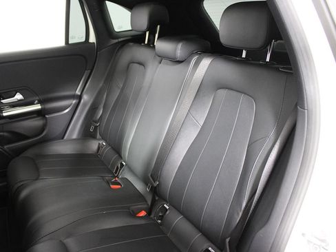 Used 2021 Mercedes-Benz GLA 250 4MATIC w/ Premium Package image 25