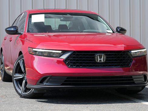 Used 2023 Honda Accord Sport image 2