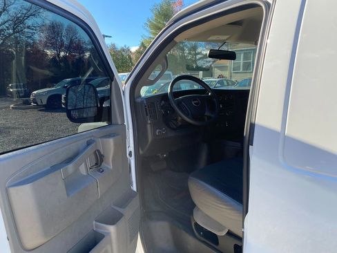 Used 2020 GMC Savana 2500 Work Van w/ Driver Convenience Package image 10