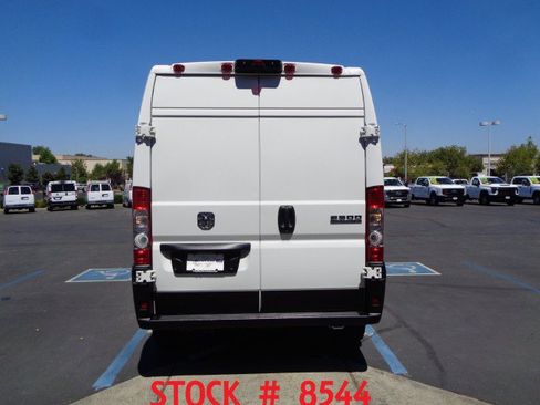 Used 2024 RAM ProMaster 2500 w/ Convenience Group FWD image 4