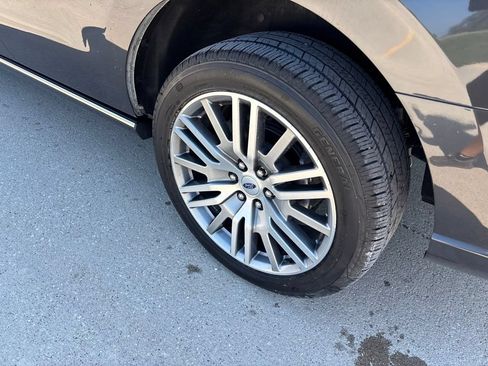 Used 2024 Ford Expedition Platinum AWD/4WD image 7