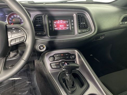 Used 2017 Dodge Challenger R/T image 25