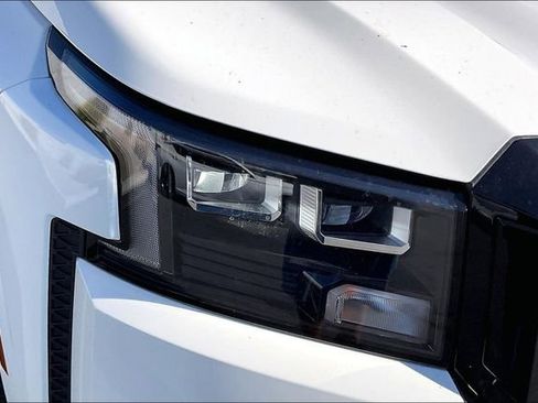 New 2026 Nissan Frontier SV w/ Tow Package image 10