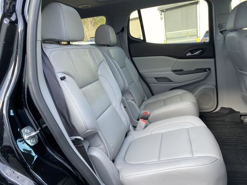 Used 2021 GMC Acadia SLT image 35