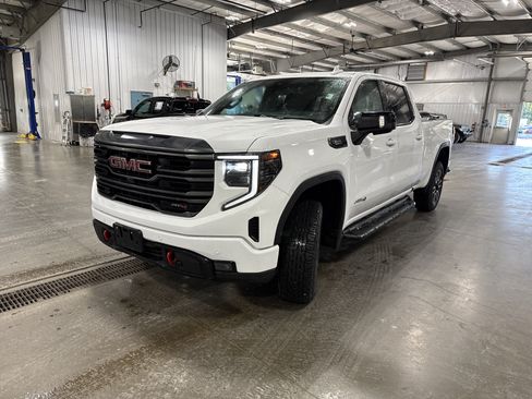 Used 2023 GMC Sierra 1500 AT4 w/ AT4 Premium Package AWD/4WD image 6