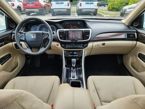 Used 2016 Honda Accord EX image 8