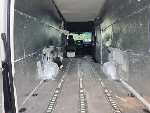 Used 2024 Mercedes-Benz Sprinter 2500 image 13