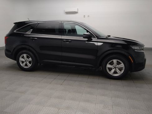 Used 2023 Kia Sorento LX FWD image 11