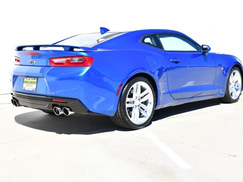 Used 2018 Chevrolet Camaro SS RWD image 6