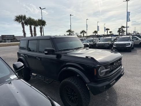 Used 2024 Ford Bronco Outer Banks image 2