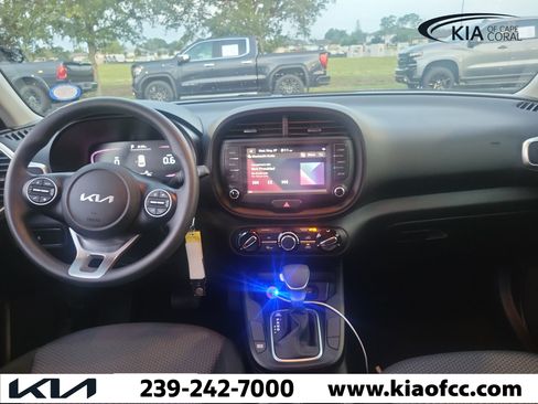 Certified 2023 Kia Soul LX FWD image 18