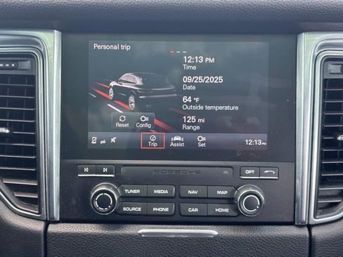 Used 2018 Porsche Macan S image 13