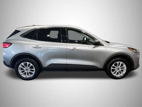 Used 2022 Ford Escape SE image 4