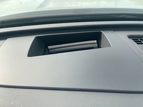 New 2026 Volkswagen Tiguan SEL R-Line image 15