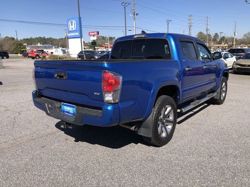 Used 2018 Toyota Tacoma Limited image 8