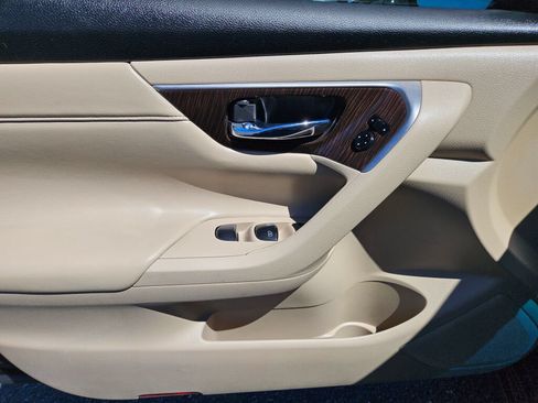 Used 2013 Nissan Altima 2.5 SL w/ 2.5 Moonroof Pkg FWD image 18