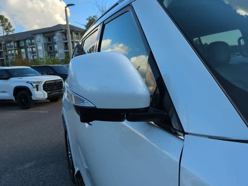 Used 2022 Nissan Armada SL w/ Captain's Chairs Package image 12