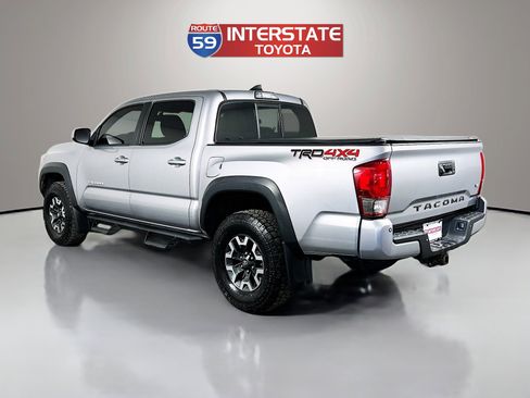 Used 2016 Toyota Tacoma TRD Sport image 5