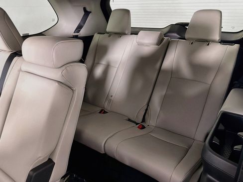 Used 2025 Toyota Grand Highlander AWD image 9