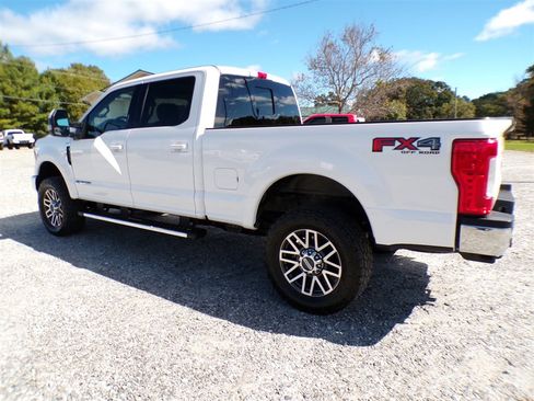 Used 2019 Ford F250 Lariat w/ Lariat Value Package image 2