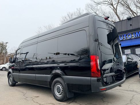 Used 2020 Mercedes-Benz Sprinter 2500 w/ Premium Plus Package image 4