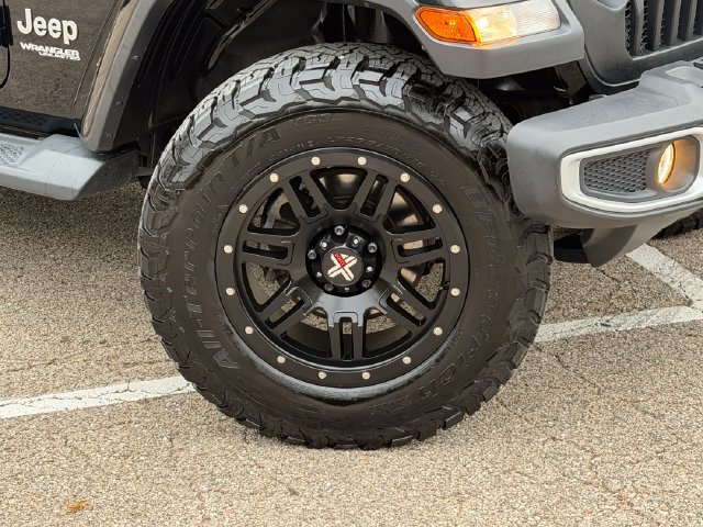 Used 2019 Jeep Wrangler Unlimited Sahara AWD/4WD image 29
