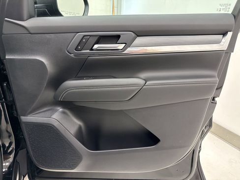 New 2026 GMC Terrain Elevation w/ Black Edition image 8