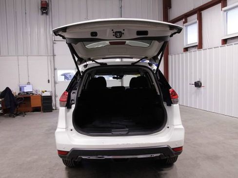 Used 2020 Nissan Rogue SV image 19