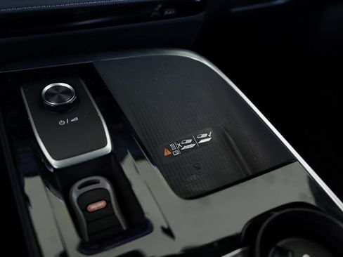 Used 2025 Buick Enclave Sport Touring image 19