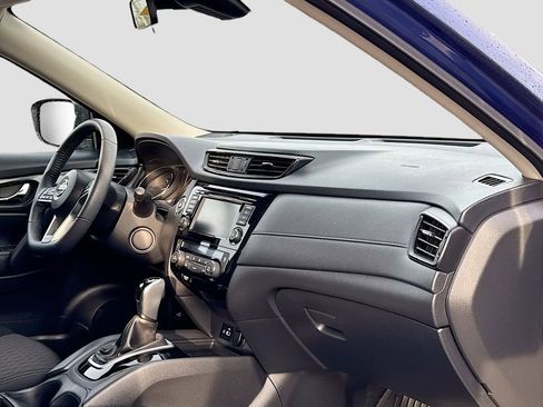 Used 2020 Nissan Rogue SV image 23