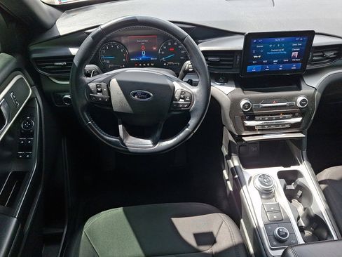 Used 2020 Ford Explorer XLT AWD/4WD image 21