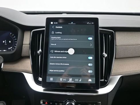 New 2026 Volvo XC90 B6 Plus w/ Protection Package Premier AWD/4WD image 19