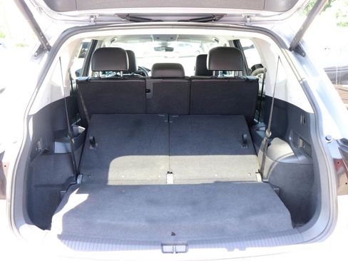 Used 2024 Volkswagen Tiguan SE FWD image 56