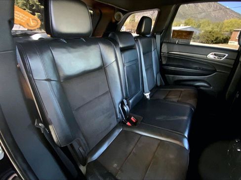 Certified 2022 Jeep Grand Cherokee Laredo X AWD/4WD image 27