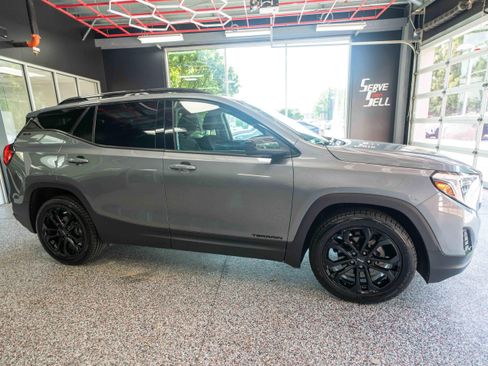 Used 2021 GMC Terrain SLE w/ Elevation Edition FWD image 5