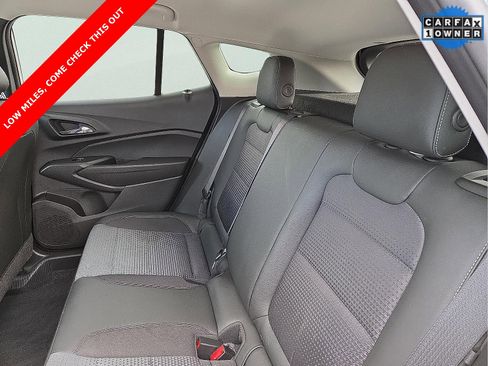 Used 2025 Chevrolet Trax LT w/ LT Convenience Package image 10