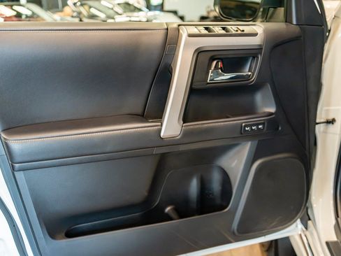 Used 2020 Toyota 4Runner Limited AWD/4WD image 36