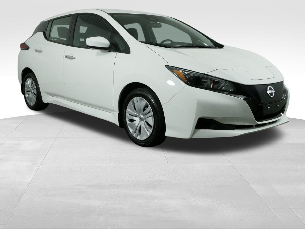 Used 2025 Nissan Leaf S FWD image 2