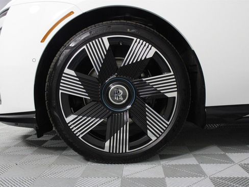 New 2025 Rolls-Royce Spectre w/ Spectre Launch Package image 14