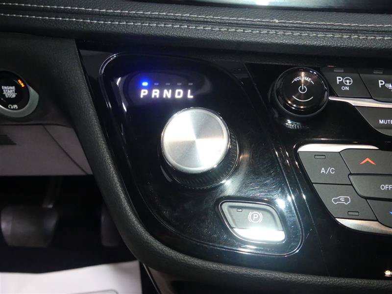 Used 2019 Chrysler Pacifica Limited w/ Advanced Safetytec Group FWD image 38