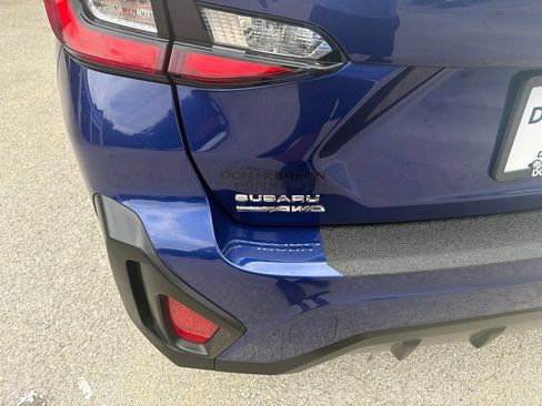 Used 2025 Subaru Crosstrek 2.5i Premium AWD/4WD image 10