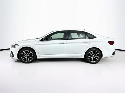 Used 2025 Volkswagen Jetta Sport FWD image 4