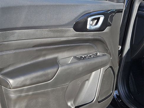 New 2026 Jeep Compass Latitude image 21