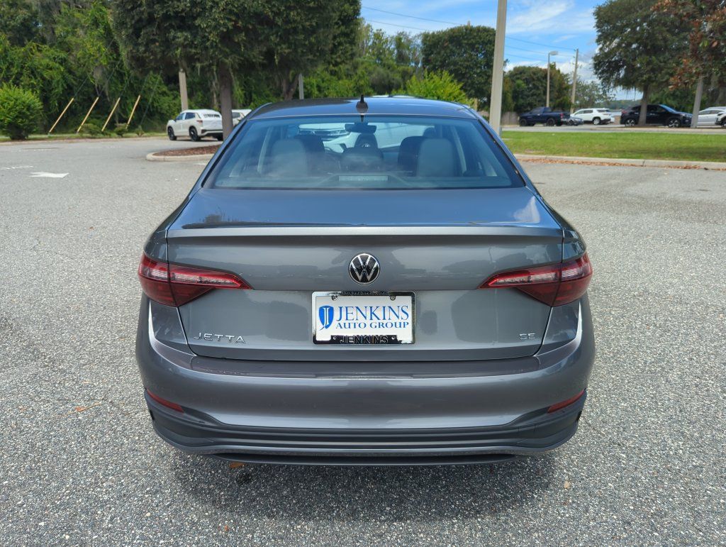 Used 2022 Volkswagen Jetta SE FWD image 7