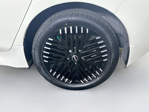 Used 2024 Nissan Leaf SV Plus image 11