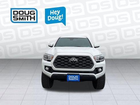 Used 2022 Toyota Tacoma TRD Off-Road AWD/4WD image 2