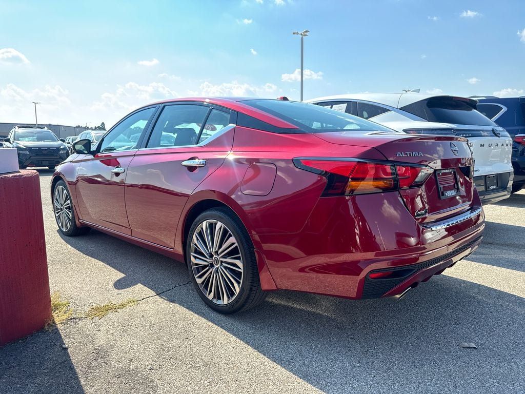 Used 2023 Nissan Altima 2.5 SL FWD image 8